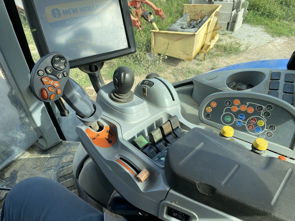 Traktor typu New Holland T7 200 AUTOCOMMAND, Gebrauchtmaschine v PIERRE BUFFIERE (Obrázek 10)