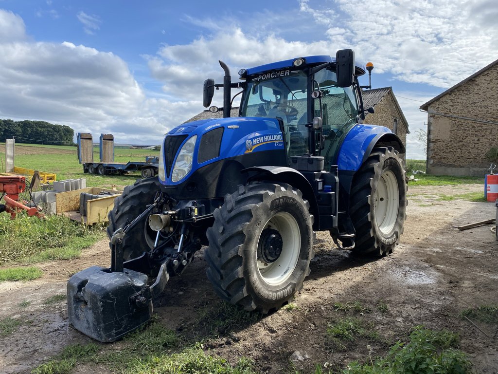 Traktor typu New Holland T7 200 AUTOCOMMAND, Gebrauchtmaschine v PIERRE BUFFIERE (Obrázek 1)
