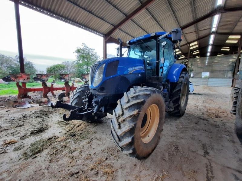 Traktor of the type New Holland T7-200PC, Gebrauchtmaschine in ANTIGNY (Picture 1)