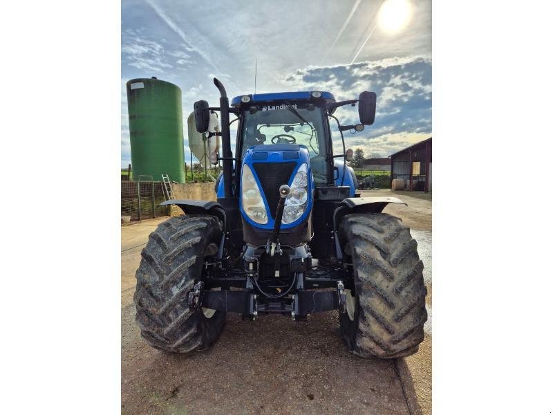 Traktor du type New Holland T7-200RC, Gebrauchtmaschine en CHAUMONT (Photo 1)