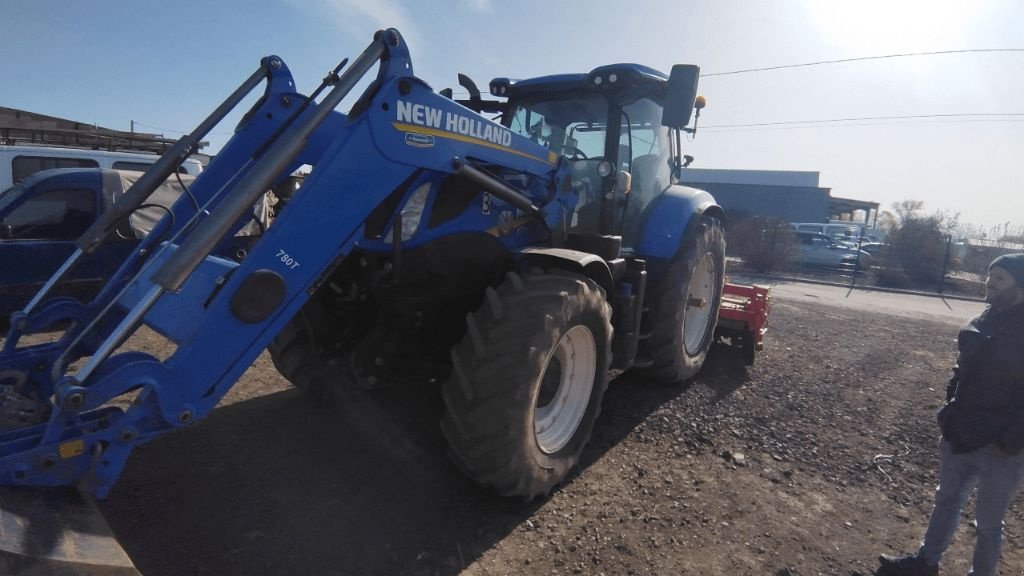 Traktor typu New Holland T7 210 AUTO, Gebrauchtmaschine v ENNEZAT (Obrázek 1)