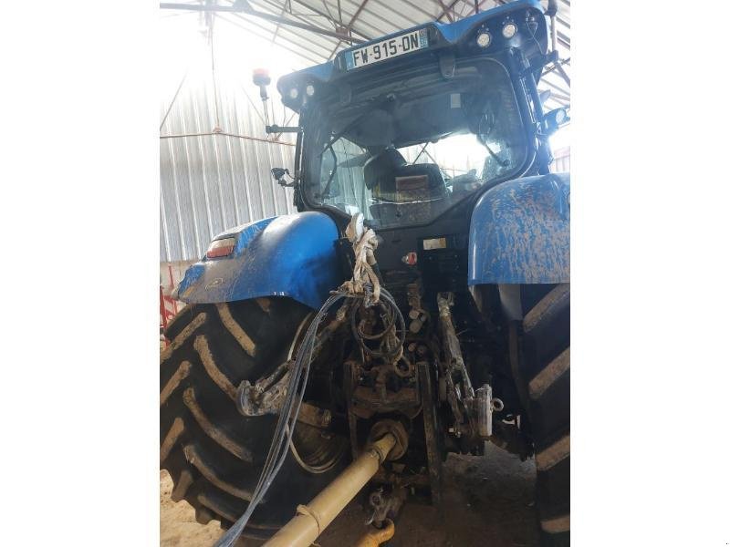 Traktor des Typs New Holland T7-210AC, Gebrauchtmaschine in CHAUMONT (Bild 2)