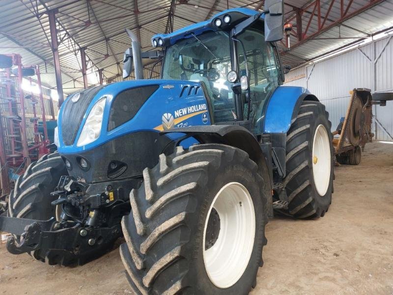 Traktor des Typs New Holland T7-210AC, Gebrauchtmaschine in CHAUMONT (Bild 1)