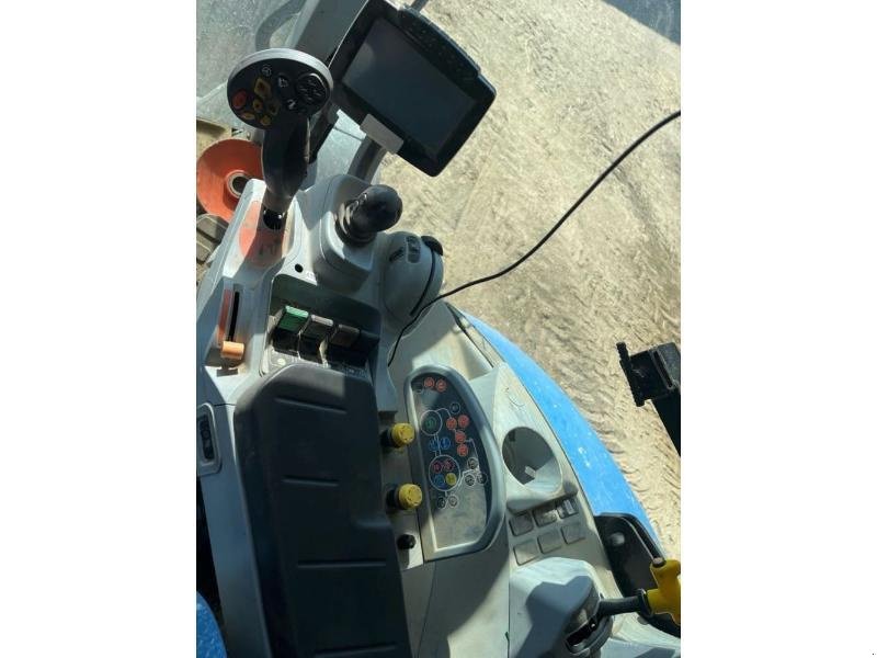 Traktor del tipo New Holland T7-210AC, Gebrauchtmaschine en ANTIGNY (Imagen 6)