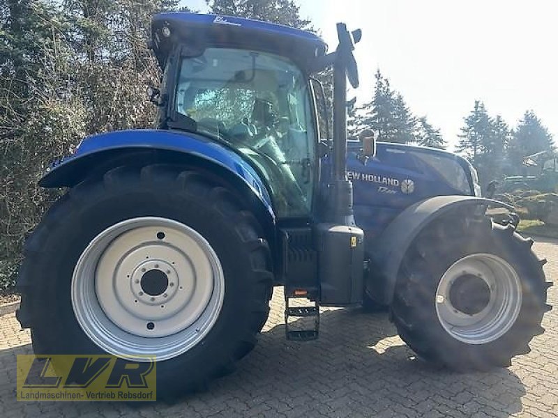 Traktor des Typs New Holland T7 225 AC  Aktionsmaschine / Sonderpreis, Vorführmaschine in Steinau-Rebsdorf (Bild 4)