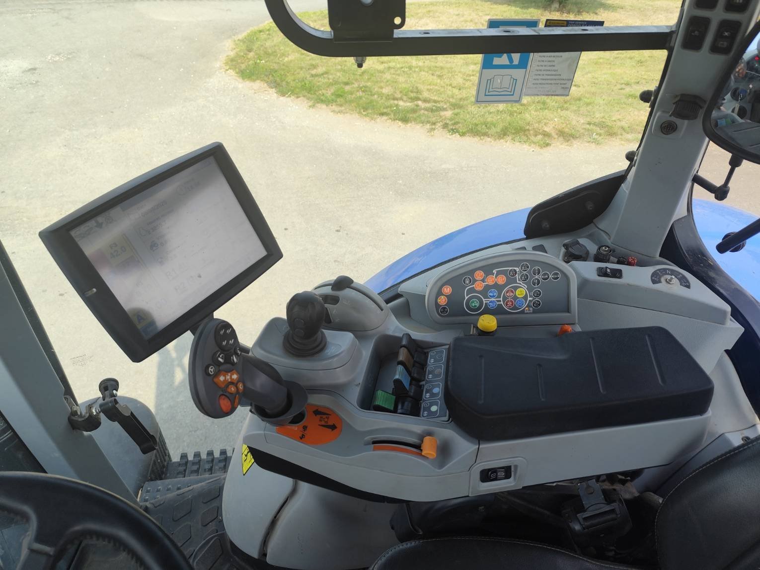 Traktor typu New Holland T7 230 AC, Gebrauchtmaschine v Le Horps (Obrázok 9)