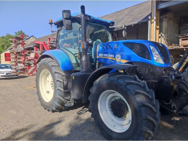Traktor del tipo New Holland T7-230PC, Gebrauchtmaschine en ANTIGNY (Imagen 2)