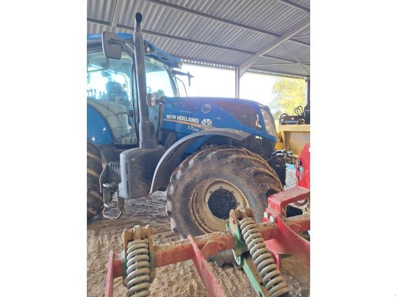 Traktor типа New Holland T7-230PC, Gebrauchtmaschine в ANTIGNY (Фотография 3)