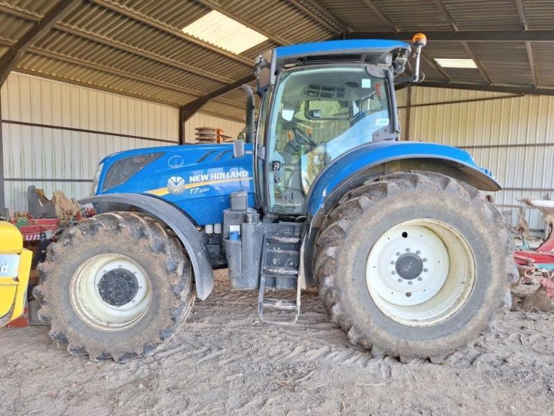 Traktor типа New Holland T7-230PC, Gebrauchtmaschine в ANTIGNY (Фотография 6)