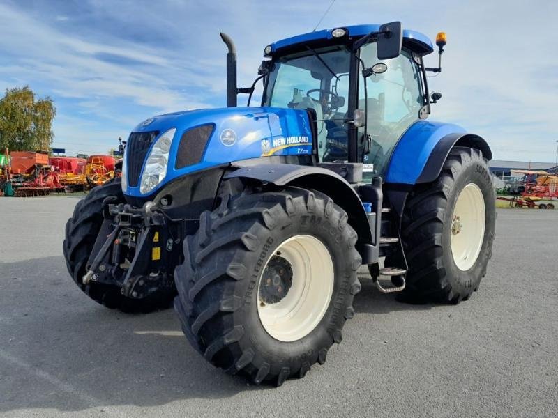 Traktor типа New Holland T7-235PC-SW, Gebrauchtmaschine в ANTIGNY (Фотография 1)