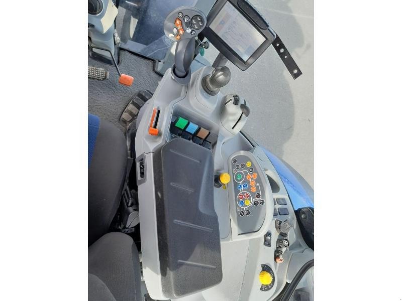Traktor типа New Holland T7-235PC-SW, Gebrauchtmaschine в ANTIGNY (Фотография 11)