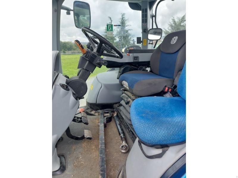 Traktor типа New Holland T7-235PC-SW, Gebrauchtmaschine в ANTIGNY (Фотография 10)
