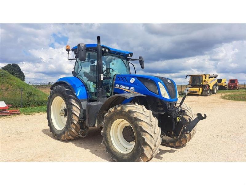 Traktor типа New Holland T7-245, Gebrauchtmaschine в CHAUMONT (Фотография 1)