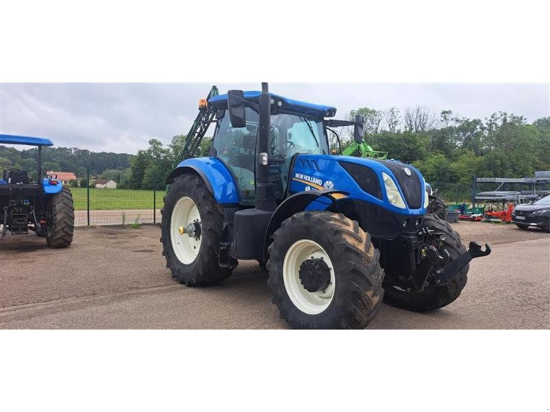 Traktor des Typs New Holland T7-245PC-SW, Gebrauchtmaschine in CHAUMONT (Bild 1)