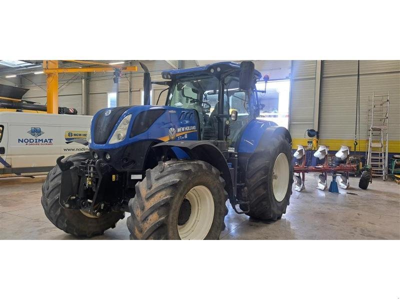 Traktor des Typs New Holland T7-260AC, Gebrauchtmaschine in CHAUMONT (Bild 1)