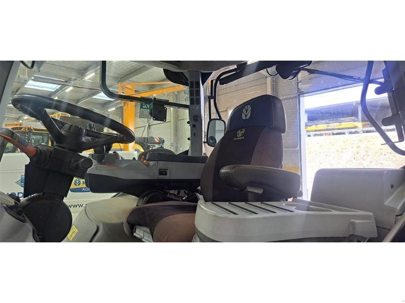 Traktor des Typs New Holland T7-260AC, Gebrauchtmaschine in CHAUMONT (Bild 3)