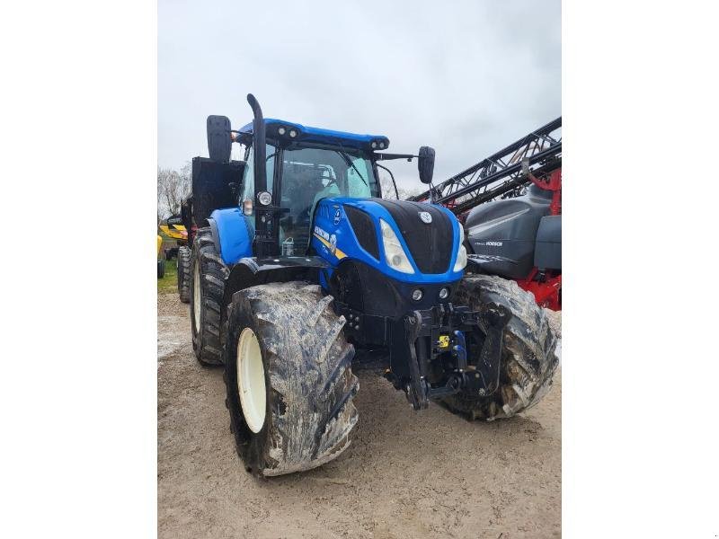 Traktor du type New Holland T7-260AC, Gebrauchtmaschine en CHAUMONT (Photo 1)