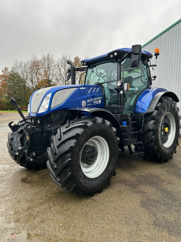 Traktor typu New Holland T.7 270 AC, Gebrauchtmaschine w MAYENNE (Zdjęcie 1)