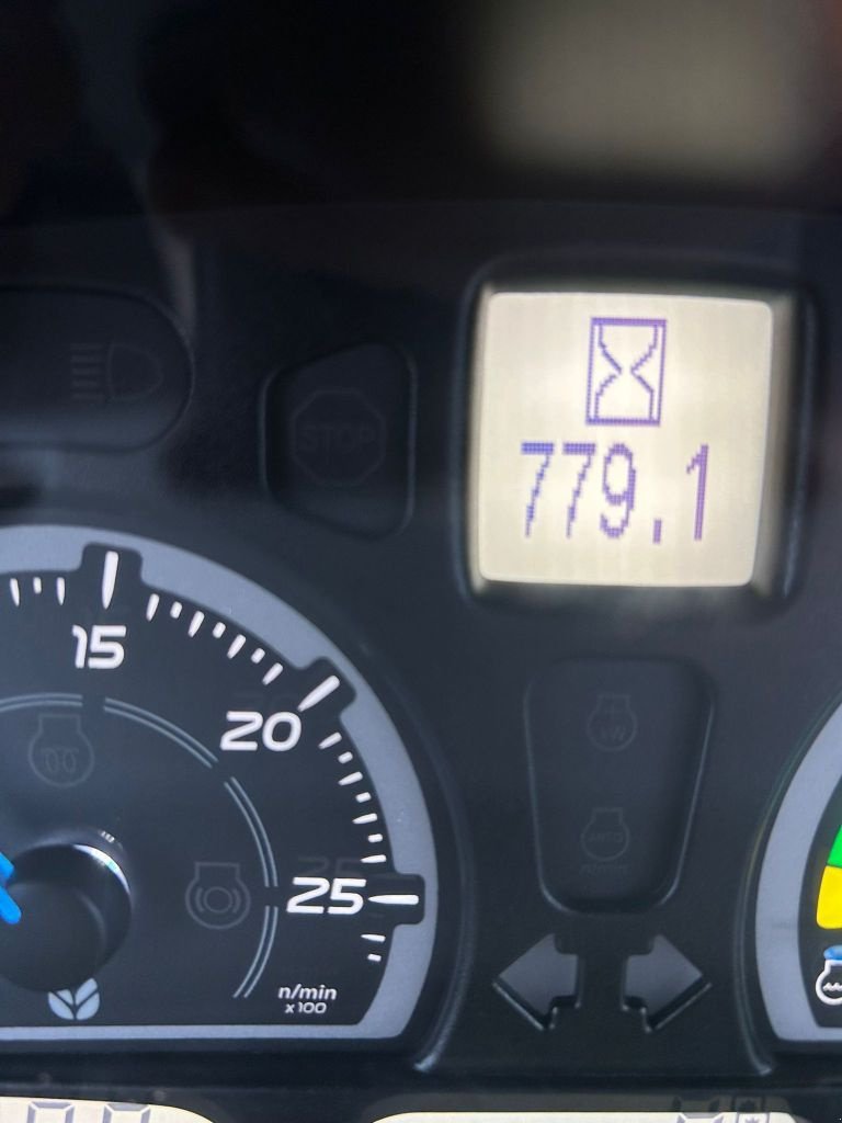 Traktor typu New Holland T.7 270 AC, Gebrauchtmaschine w MAYENNE (Zdjęcie 11)