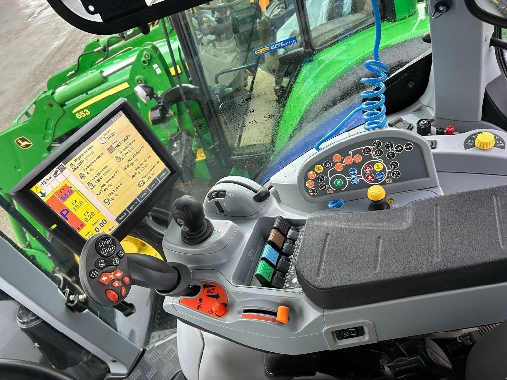 Traktor typu New Holland T.7 270 AC, Gebrauchtmaschine w MAYENNE (Zdjęcie 10)