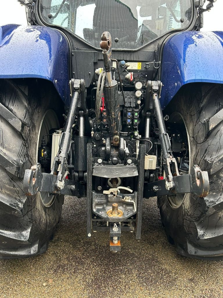 Traktor typu New Holland T.7 270 AC, Gebrauchtmaschine w MAYENNE (Zdjęcie 8)
