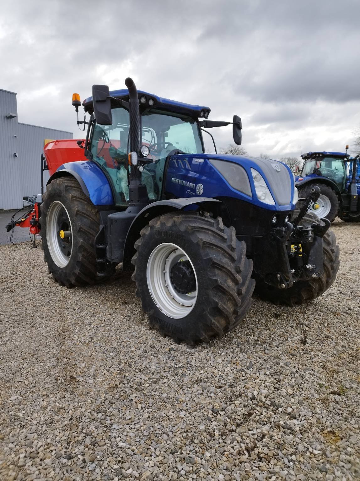 Traktor des Typs New Holland T7 270 AC, Gebrauchtmaschine in Laval (Bild 1)