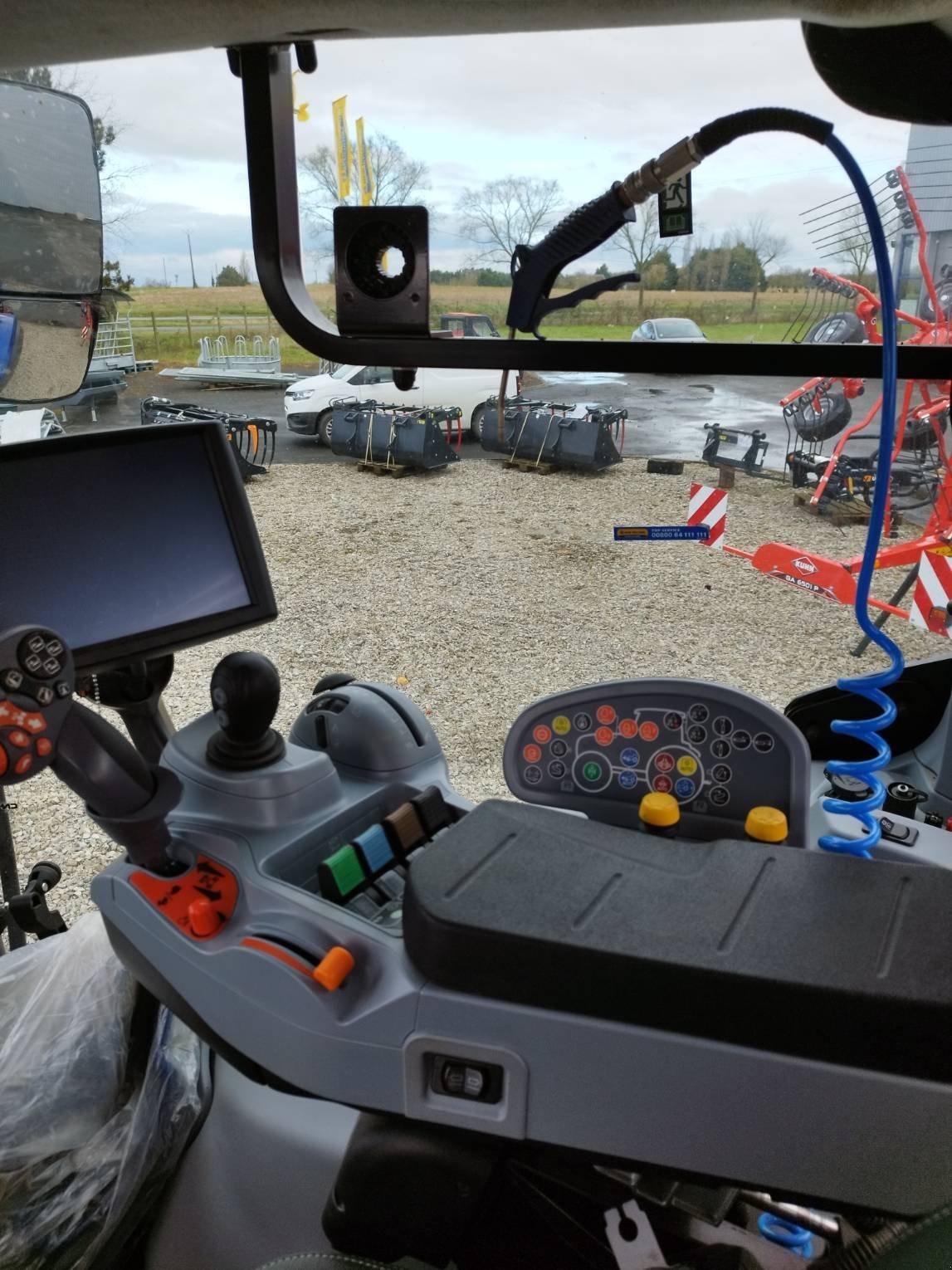 Traktor des Typs New Holland T7 270 AC, Gebrauchtmaschine in Laval (Bild 8)