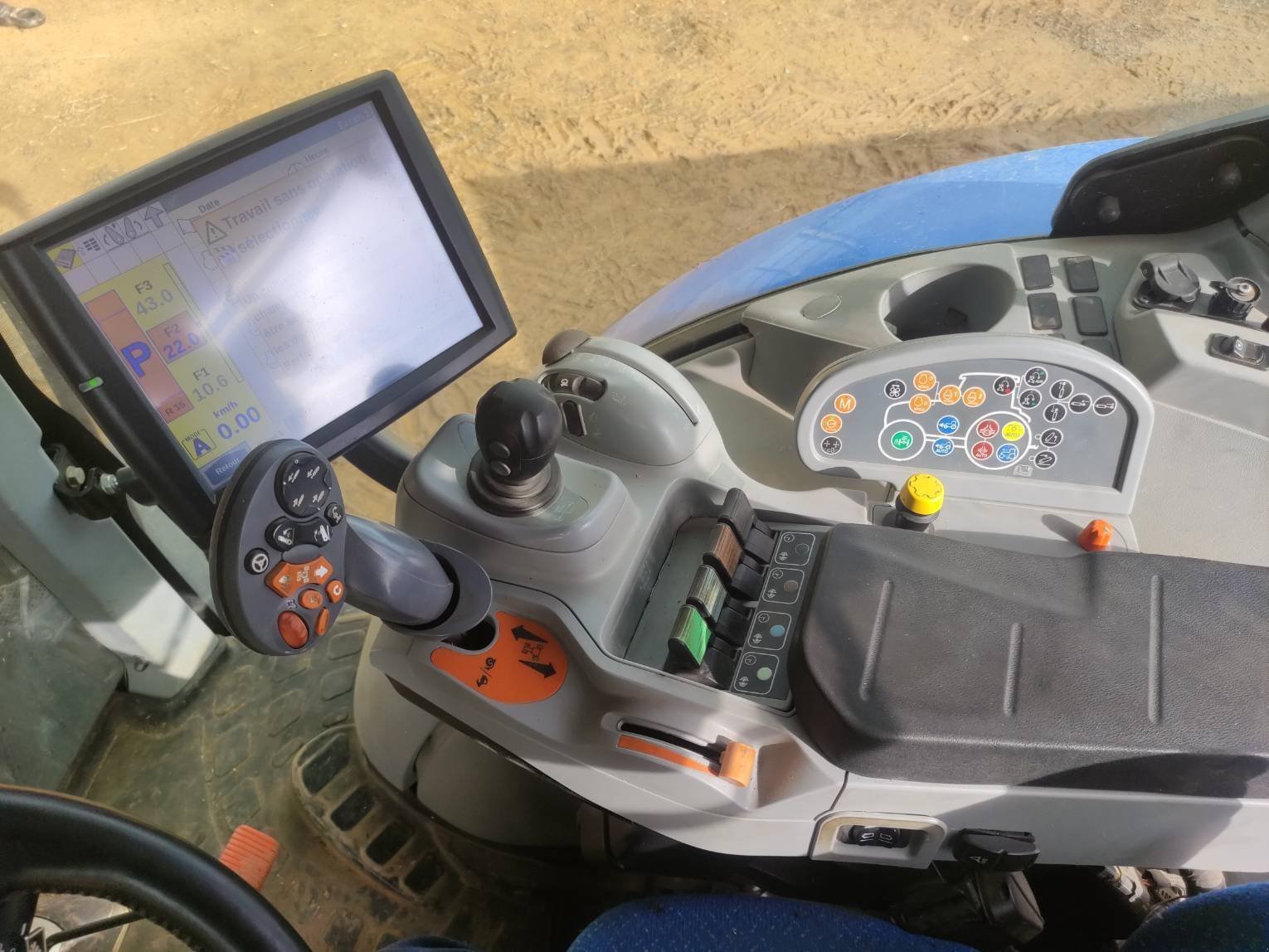 Traktor tip New Holland T7 270 AC, Gebrauchtmaschine in Le Horps (Poză 3)