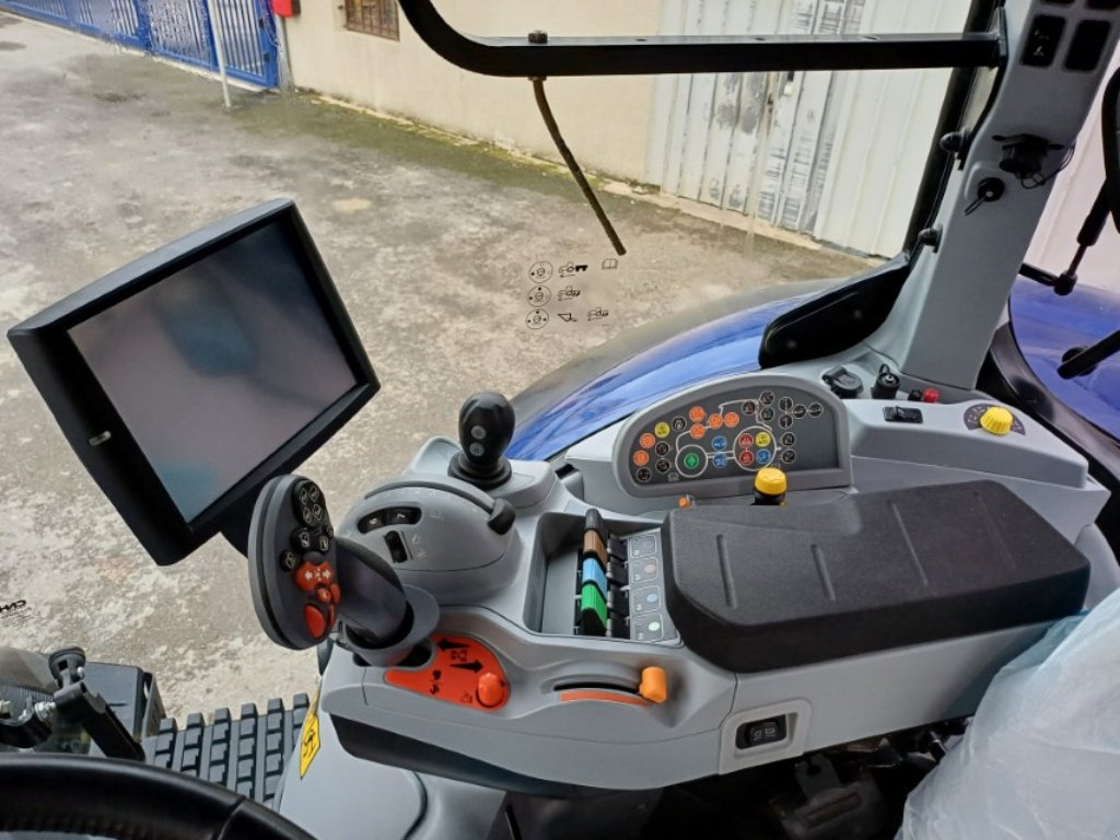 Traktor des Typs New Holland T7 275 HD PLM, Gebrauchtmaschine in VERT TOULON (Bild 10)