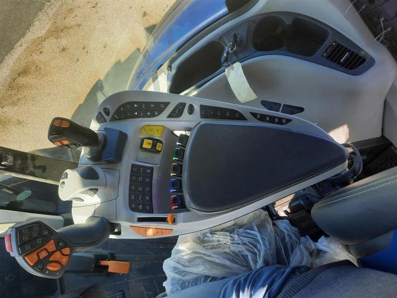 Traktor типа New Holland T7-275AC-PLMI, Gebrauchtmaschine в ANTIGNY (Фотография 7)