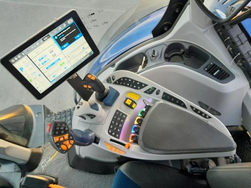 Traktor типа New Holland T7-275AC-PLMI, Gebrauchtmaschine в ANTIGNY (Фотография 11)