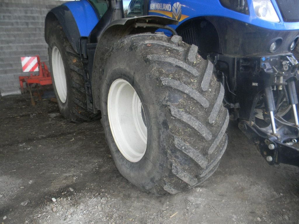 Traktor des Typs New Holland T7 315 AUTO, Gebrauchtmaschine in ENNEZAT (Bild 10)