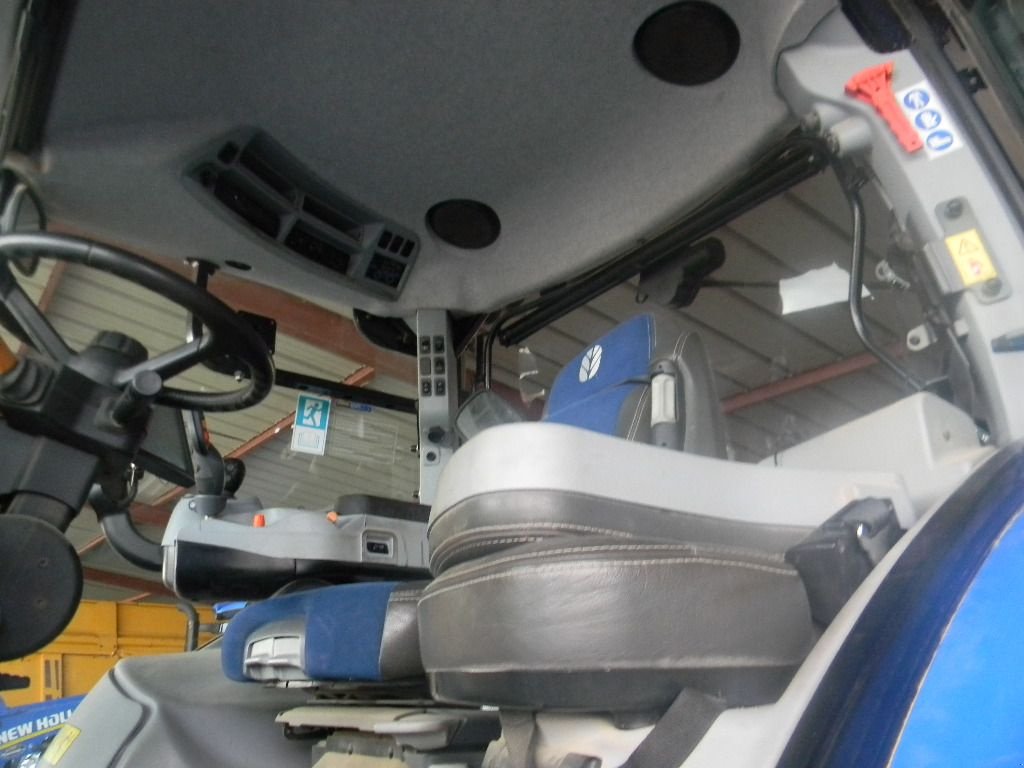 Traktor des Typs New Holland T7 315 AUTO, Gebrauchtmaschine in ENNEZAT (Bild 4)