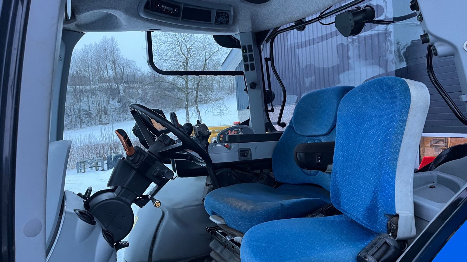 Traktor tip New Holland T7030 Autocommand m læsser, Gebrauchtmaschine in Vejle (Poză 6)