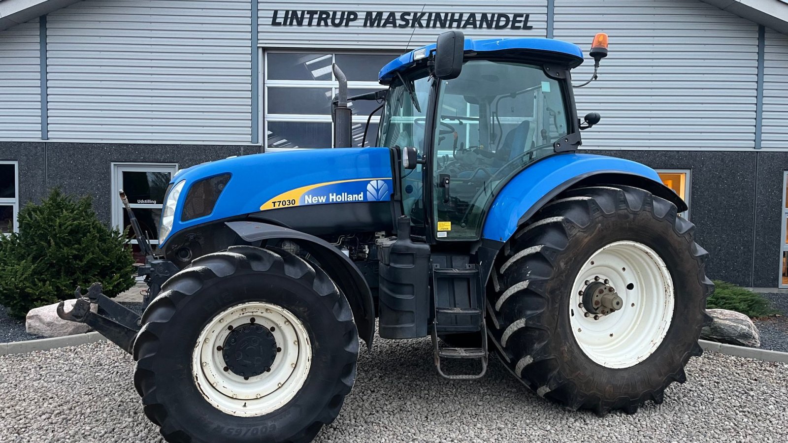 Traktor del tipo New Holland T7030 Med frontlift og frontPTO, Gebrauchtmaschine en Lintrup (Imagen 1)