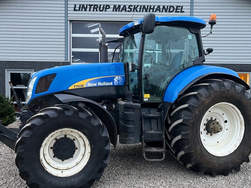 Traktor typu New Holland T7030 Med frontlift og frontPTO, Gebrauchtmaschine w Lintrup (Zdjęcie 1)