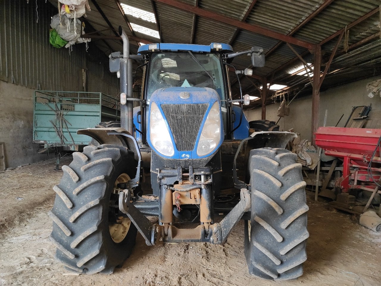 Traktor des Typs New Holland T7030, Gebrauchtmaschine in Einvaux (Bild 8)