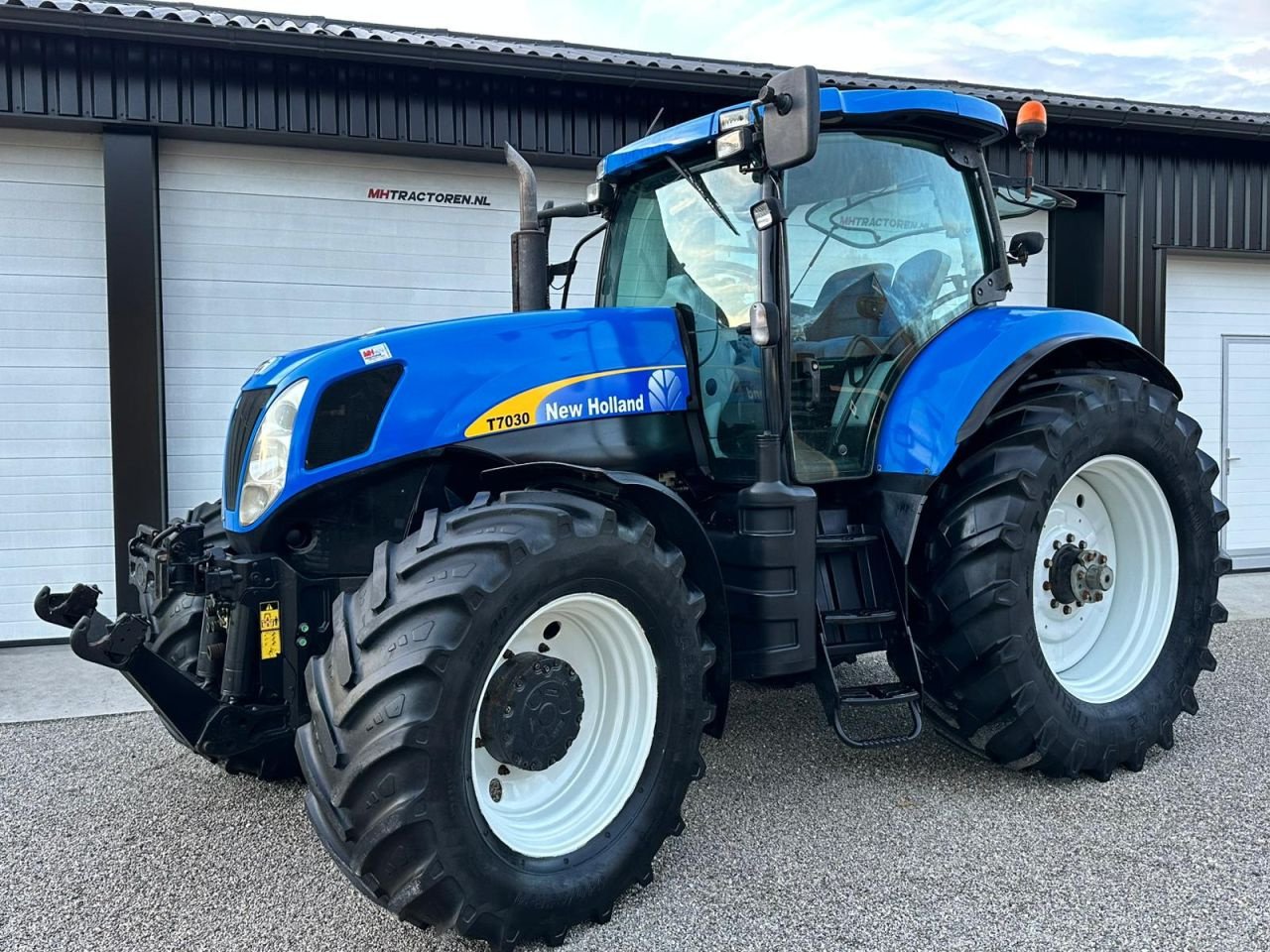Traktor Türe ait New Holland T7030, Gebrauchtmaschine içinde Linde (dr) (resim 2)
