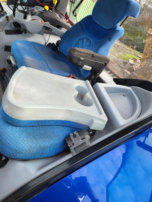 Traktor van het type New Holland T7040 PC Blue Power, Gebrauchtmaschine in BOEKEL (Foto 9)