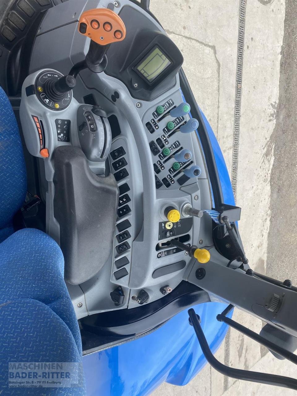 Traktor des Typs New Holland T7040 PC, Gebrauchtmaschine in Freiburg (Bild 20)