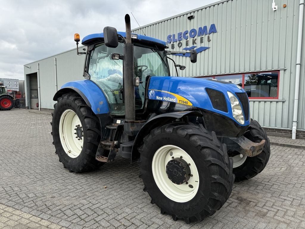 Traktor типа New Holland T7040 Power Command, Gebrauchtmaschine в BOEKEL (Фотография 4)