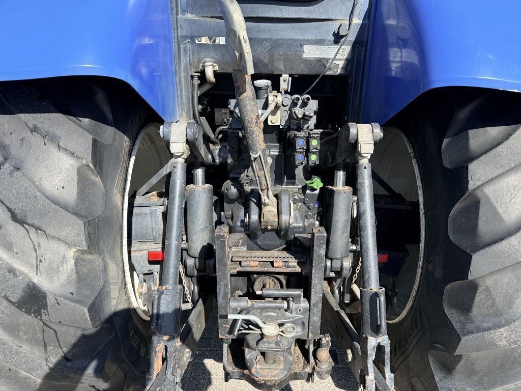Traktor от тип New Holland T7040 Power Command, Gebrauchtmaschine в BOEKEL (Снимка 11)