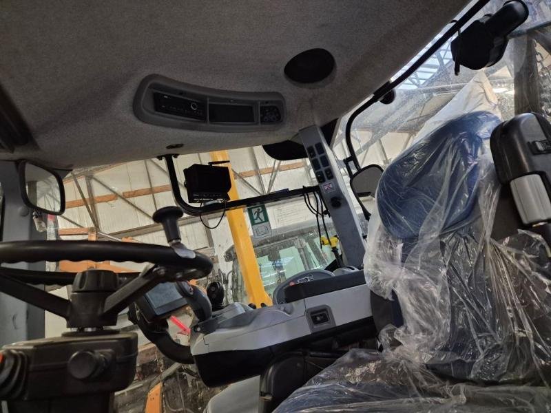 Traktor типа New Holland T7040, Gebrauchtmaschine в CHAUMONT (Фотография 1)