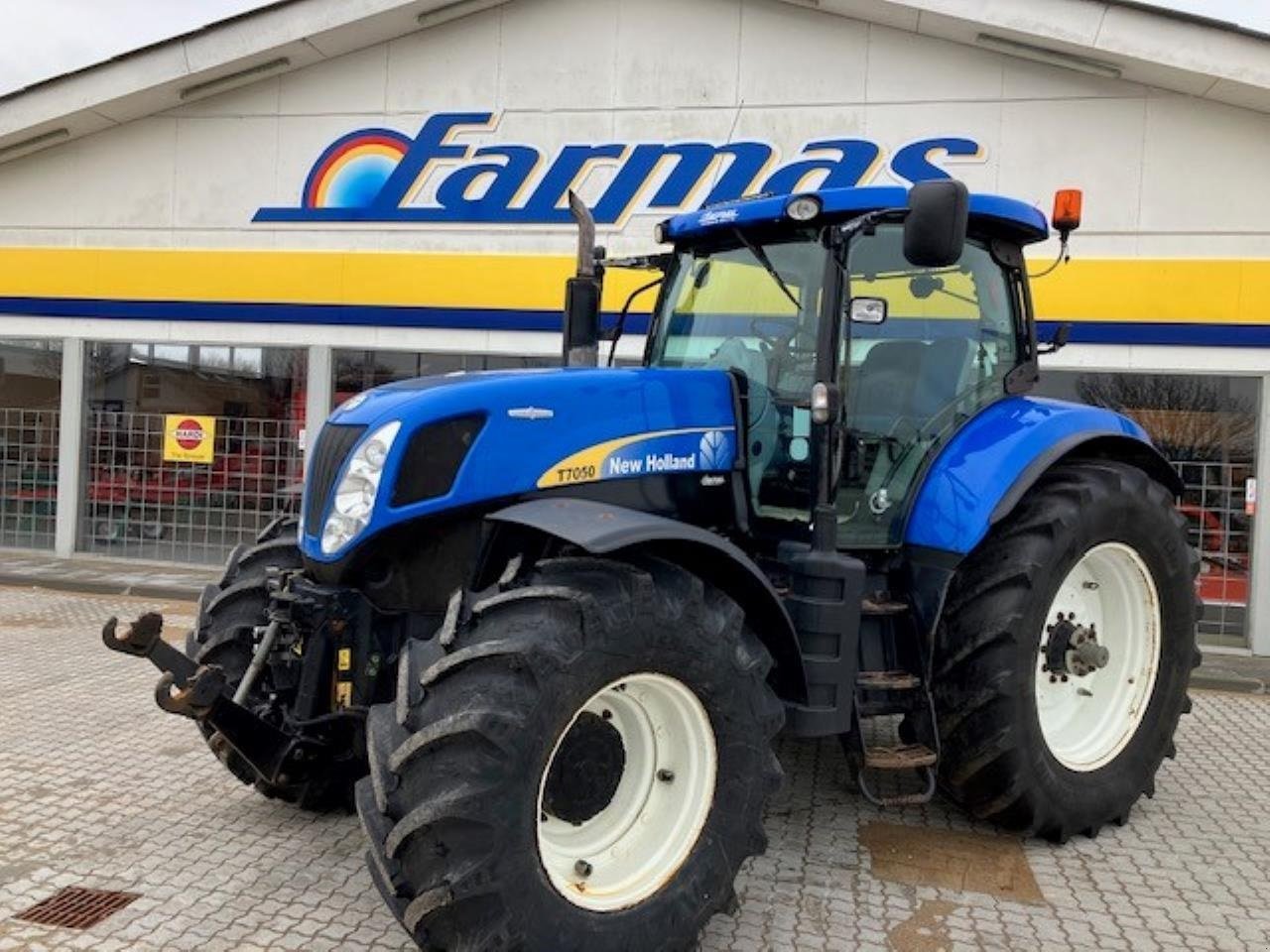 Traktor of the type New Holland T7050 AC, Gebrauchtmaschine in Brønderslev (Picture 2)