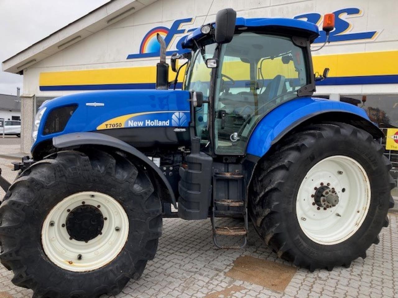 Traktor of the type New Holland T7050 AC, Gebrauchtmaschine in Brønderslev (Picture 5)