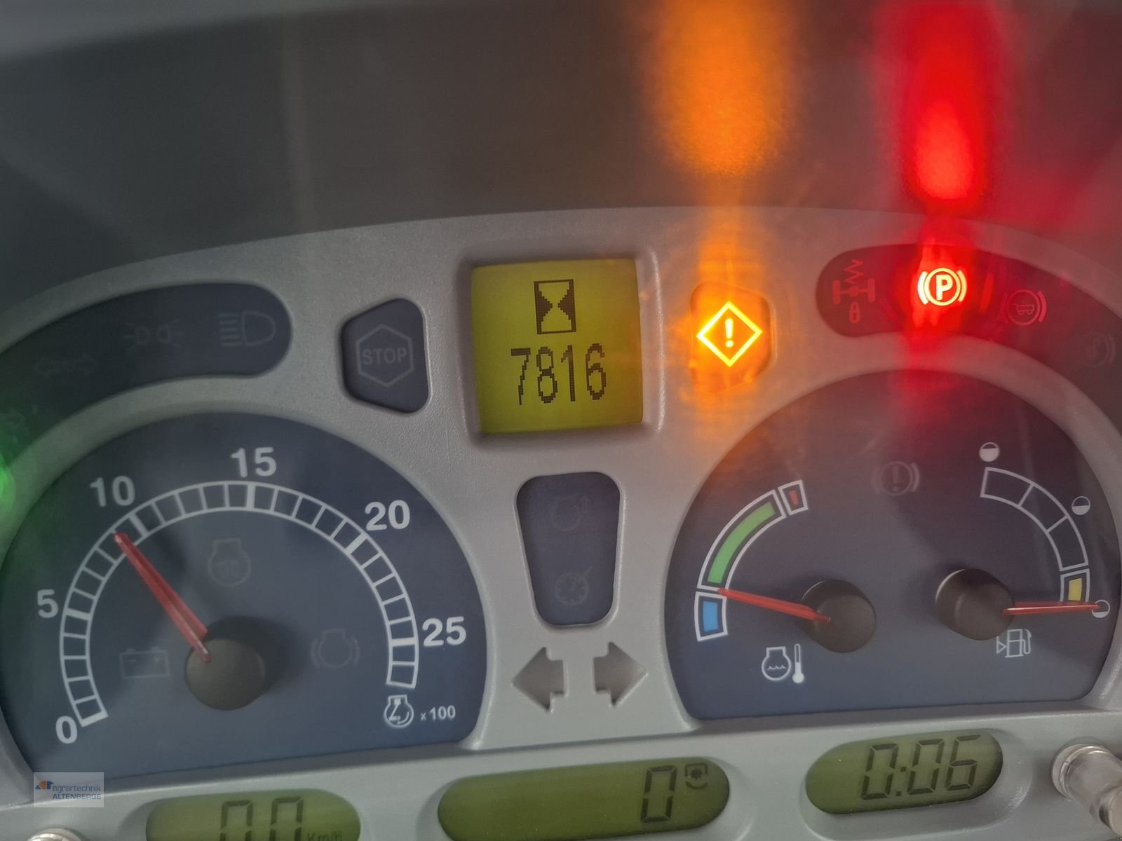 Traktor of the type New Holland T7050 PC, Gebrauchtmaschine in Altenberge (Picture 18)