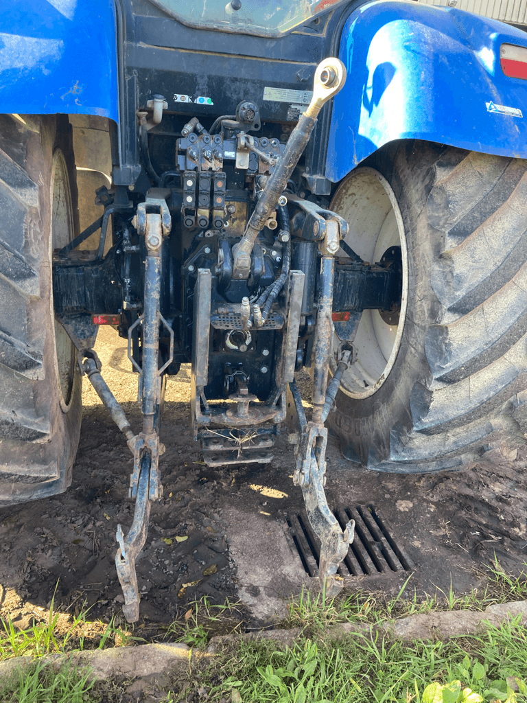 Traktor des Typs New Holland T7050 POWER COMMAND, Gebrauchtmaschine in CONDE SUR VIRE (Bild 3)