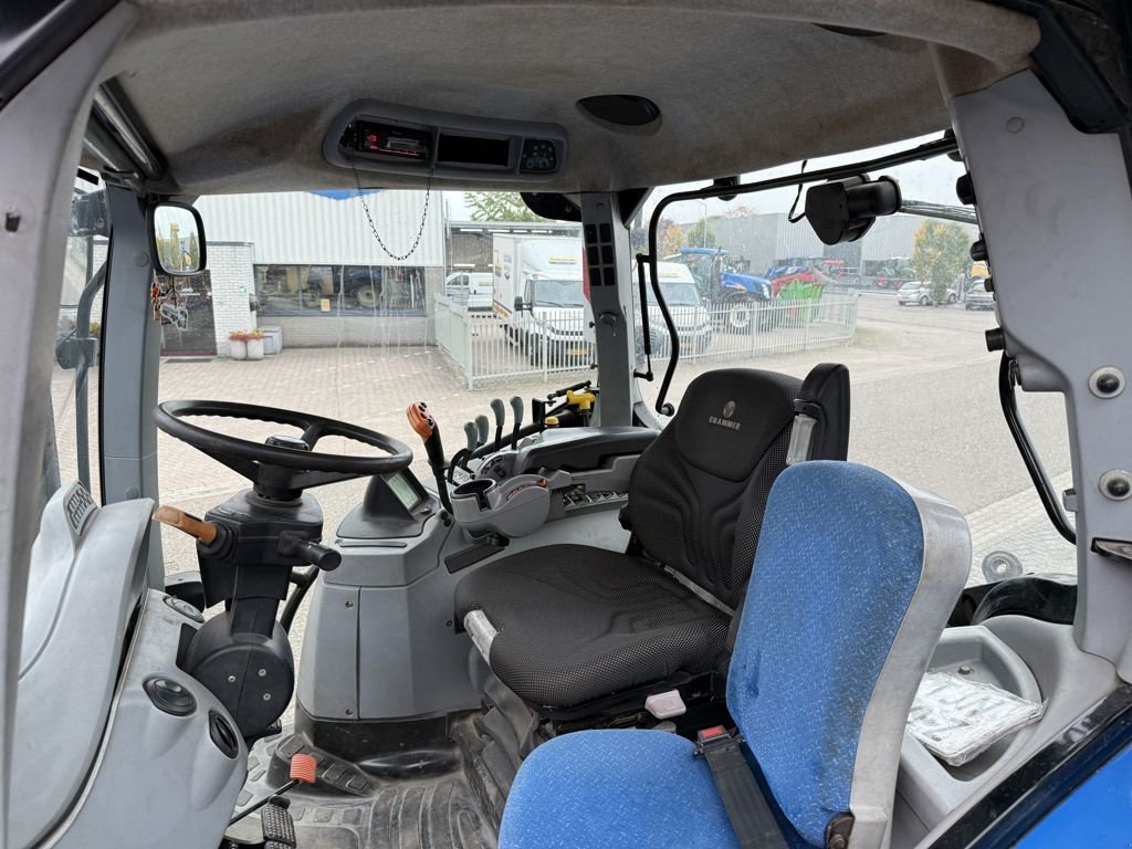Traktor от тип New Holland T7050 Power Command, Gebrauchtmaschine в BOEKEL (Снимка 5)