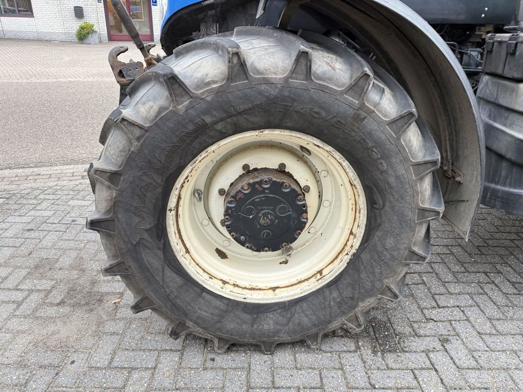 Traktor от тип New Holland T7050 Power Command, Gebrauchtmaschine в BOEKEL (Снимка 8)