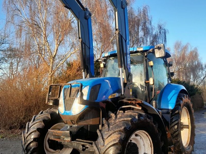 Traktor typu New Holland T7060 Power Shift med ÅLØ Q 76 frontlæsser, Gebrauchtmaschine v Skive